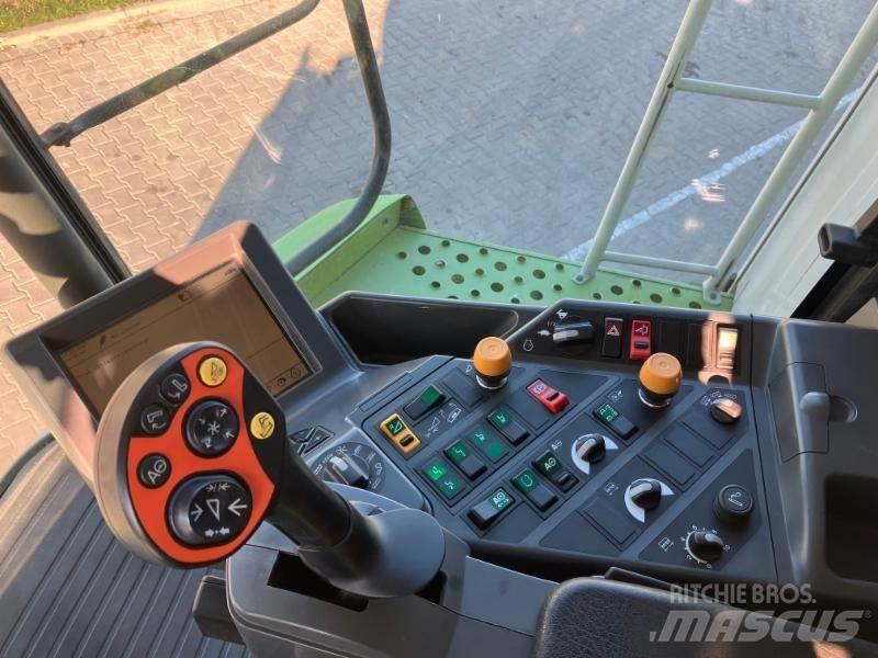 CLAAS LEXION 600 Derliaus nuėmimo kombainai