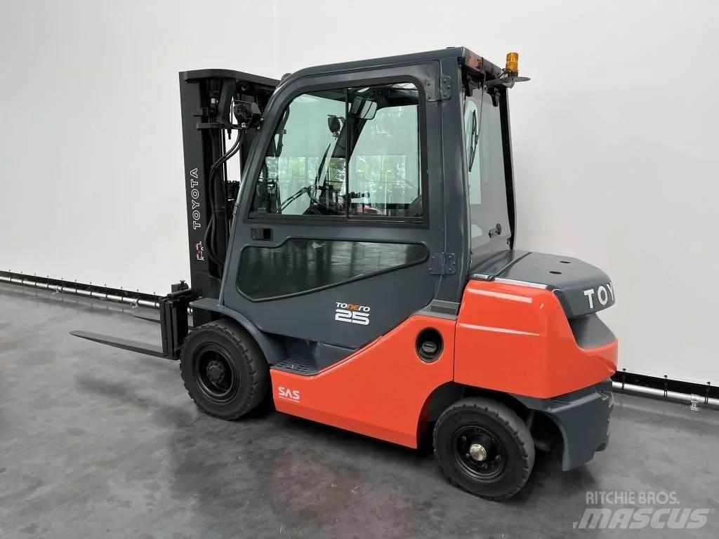 Toyota 02-8 FDF 25 Dyzeliniai krautuvai