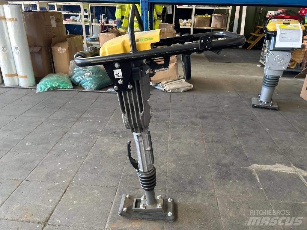 Wacker Neuson AS30e Plūktuvai