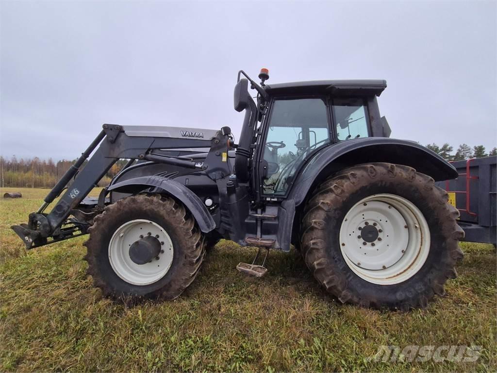Valtra T163e V Traktoriai