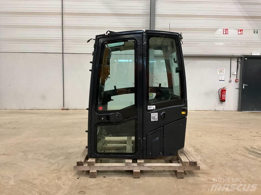 Kubota U 56-5 Kabinos ir interjeras