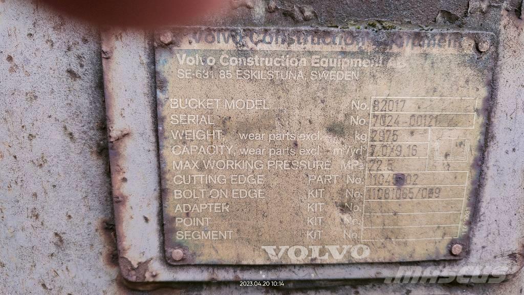 Volvo 180F Kaušai