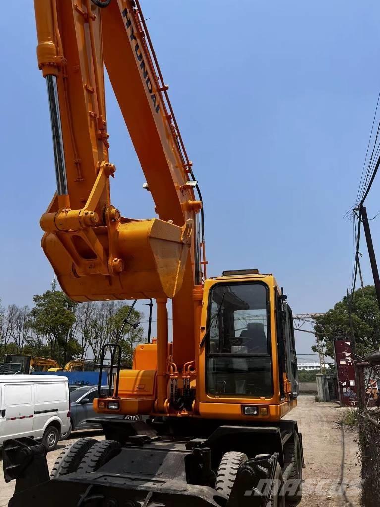 Hyundai 210W-7 Ratiniai ekskavatoriai