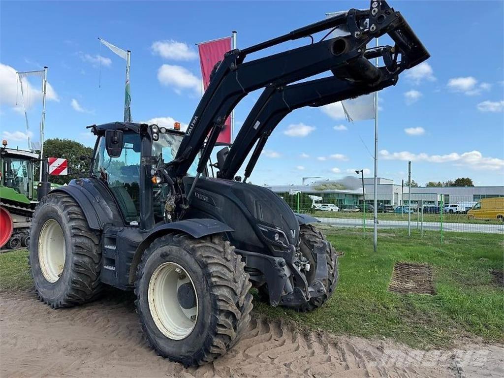 Valtra T 254 Versu Traktoriai