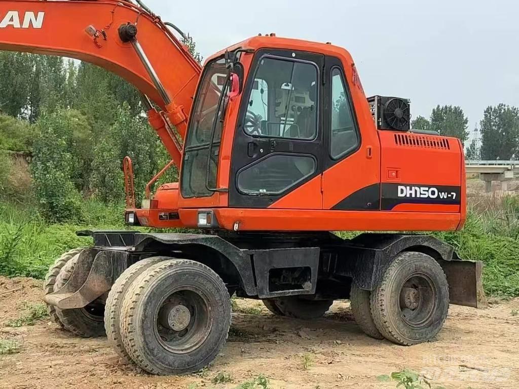 Doosan 150 W-7 Ratiniai ekskavatoriai