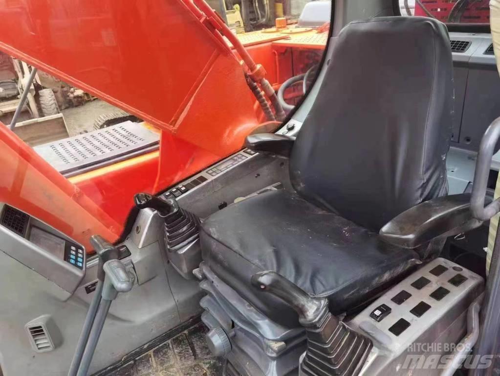 Doosan DX225LC Vikšriniai ekskavatoriai