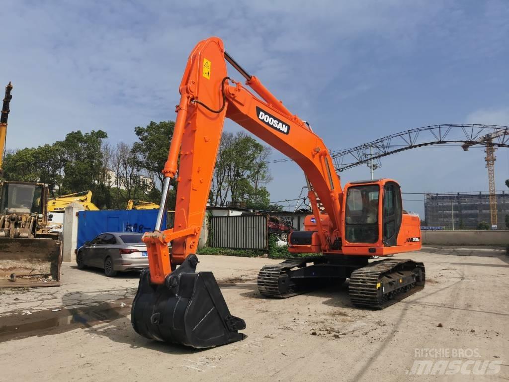 Doosan DX225LC Vikšriniai ekskavatoriai