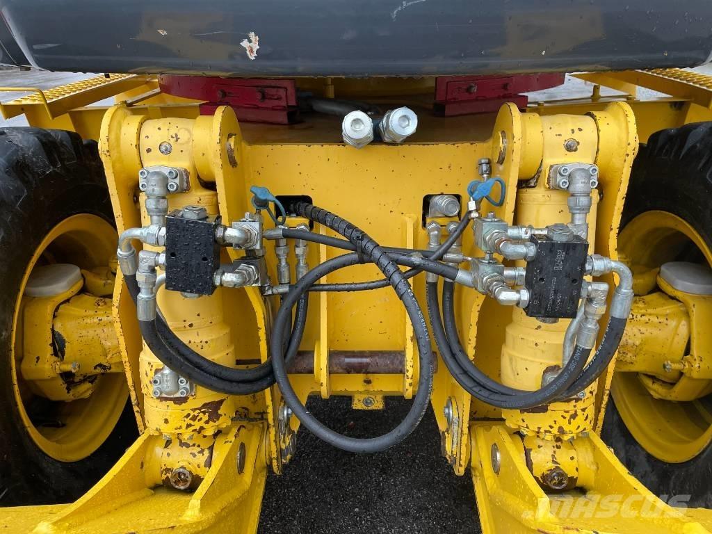 Komatsu PW 98 MR-8 Ratiniai ekskavatoriai