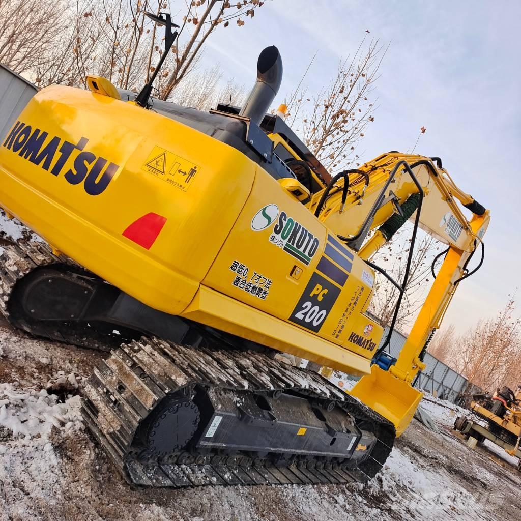 Komatsu PC 220-8 Vikšriniai ekskavatoriai