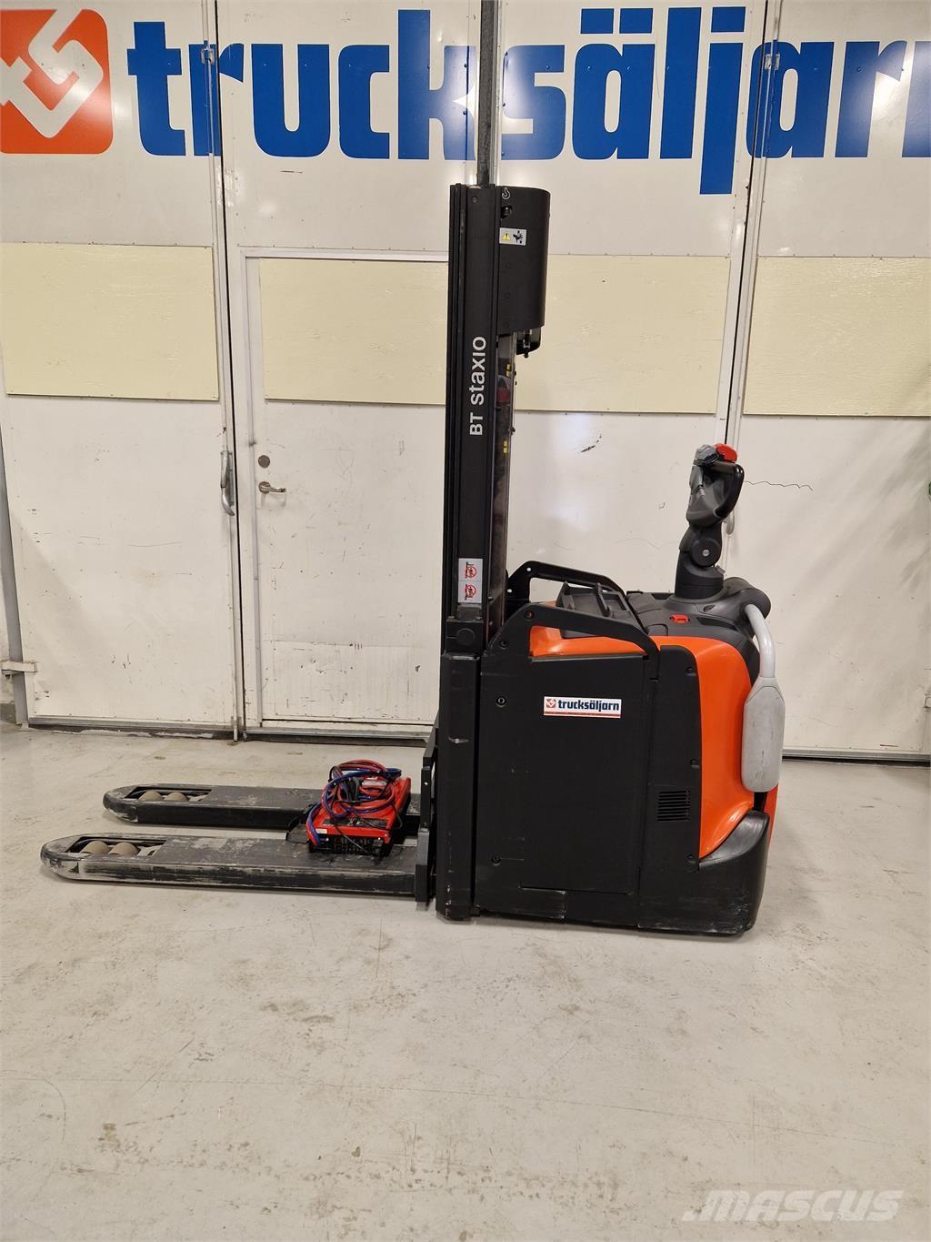 Toyota SPE120L Savaeigiai rietuvai