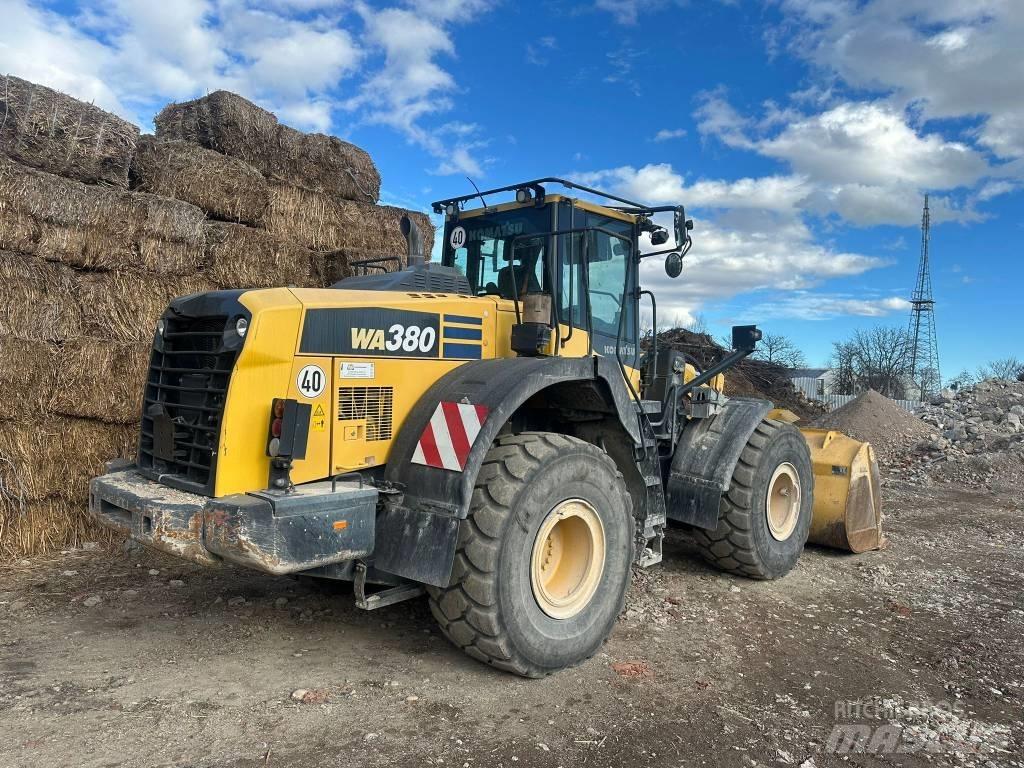 Komatsu WA380-8 Naudoti ratiniai krautuvai