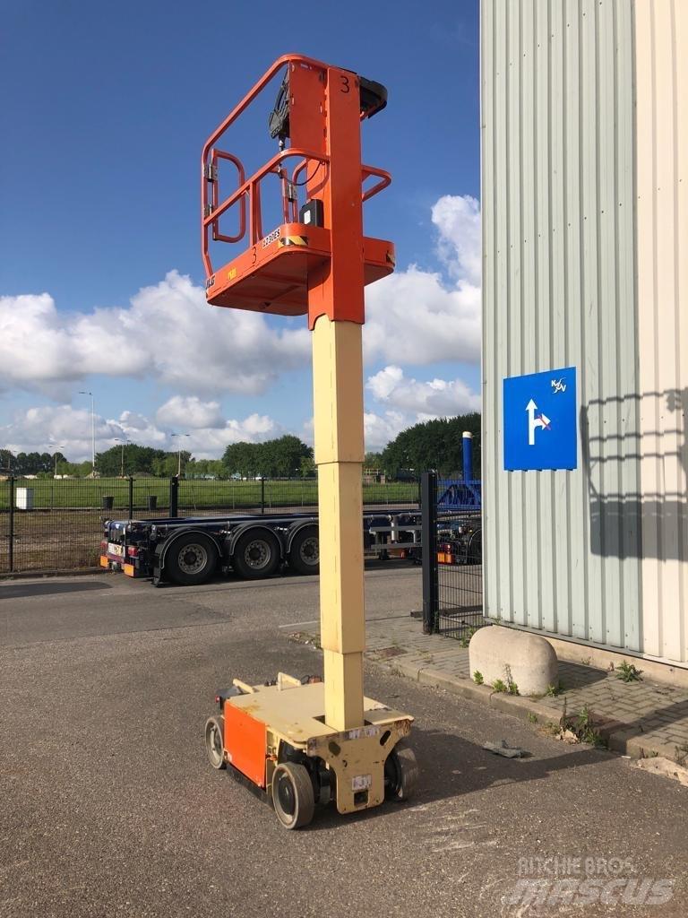 JLG 1230 ES Vertikalūs stiebiniai keltuvai