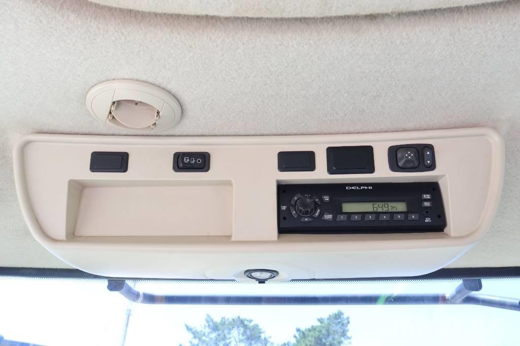 John Deere 7215 R Traktoriai