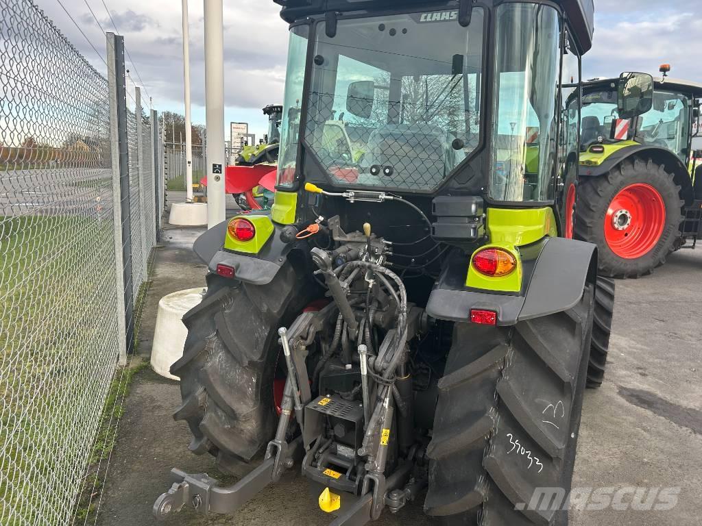 CLAAS Nexos 220 Traktoriai