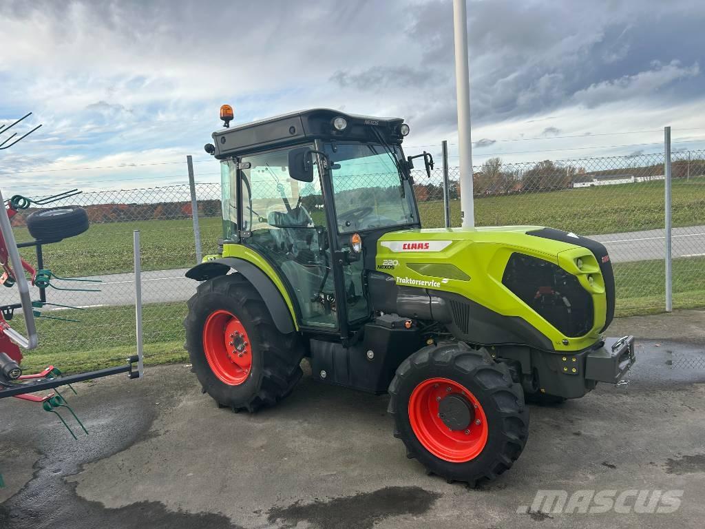 CLAAS Nexos 220 Traktoriai