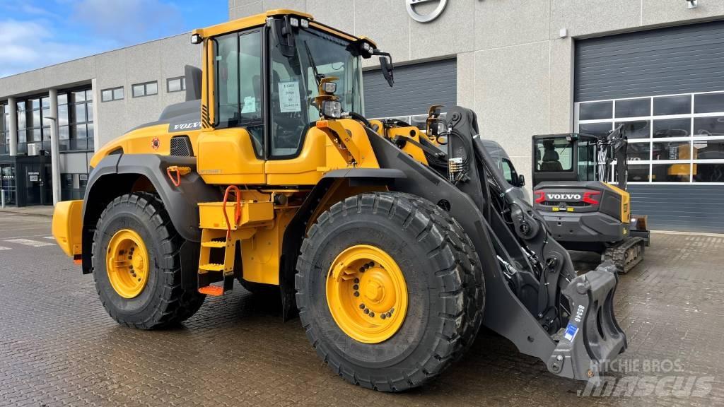 Volvo L120H Naudoti ratiniai krautuvai