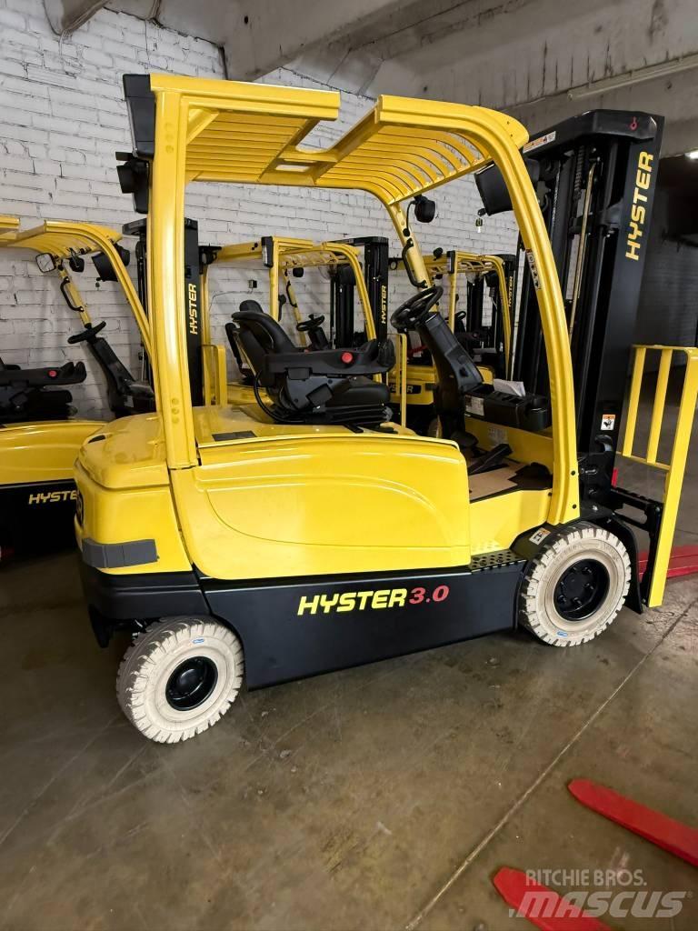 Hyster J3.0XN Elektriniai šakiniai krautuvai