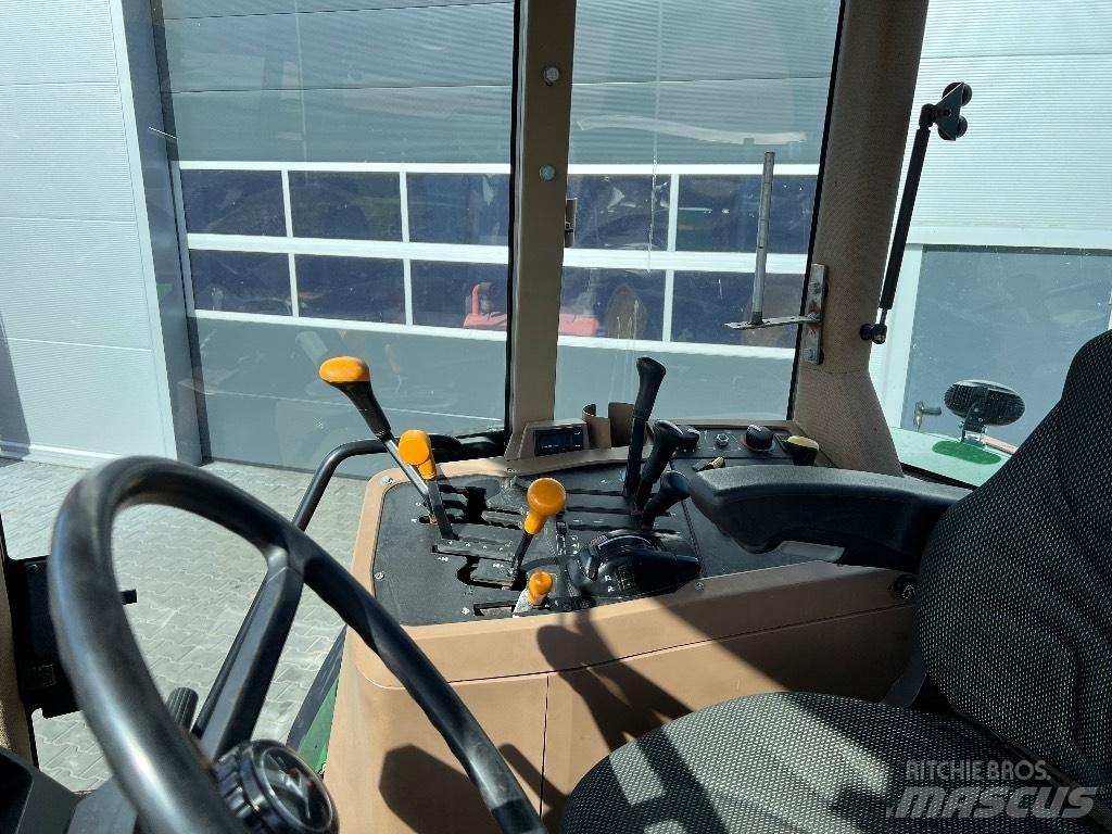 John Deere 7710 PQ Traktoriai