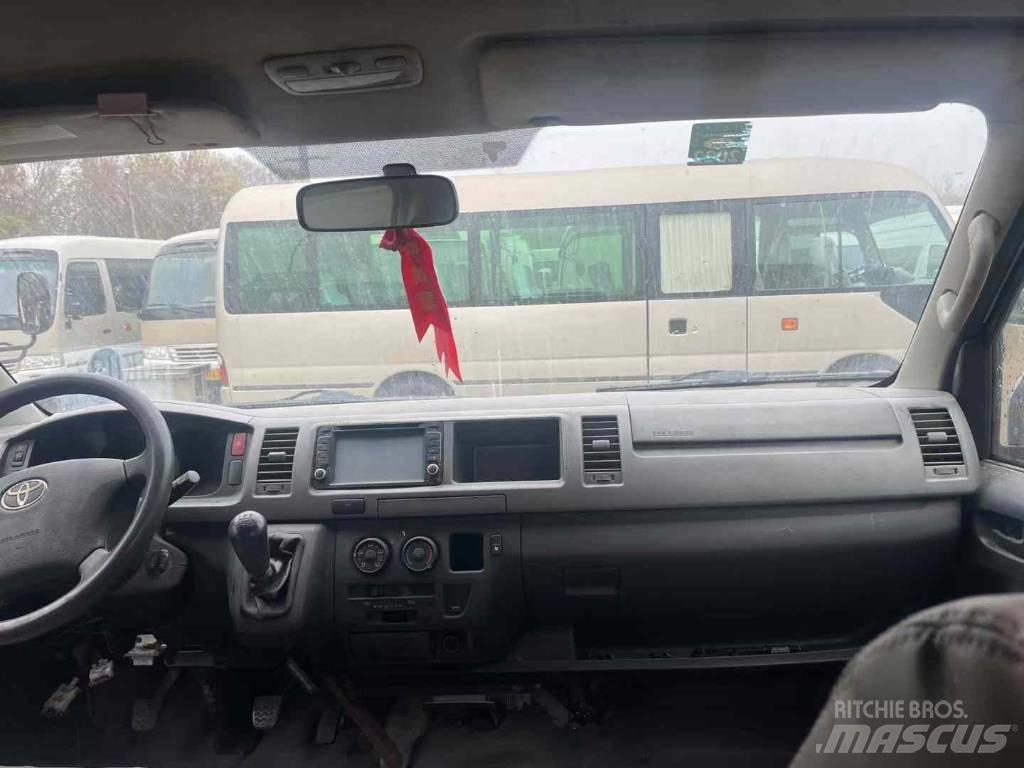 Toyota Hiace Tarpmiestiniai autobusai