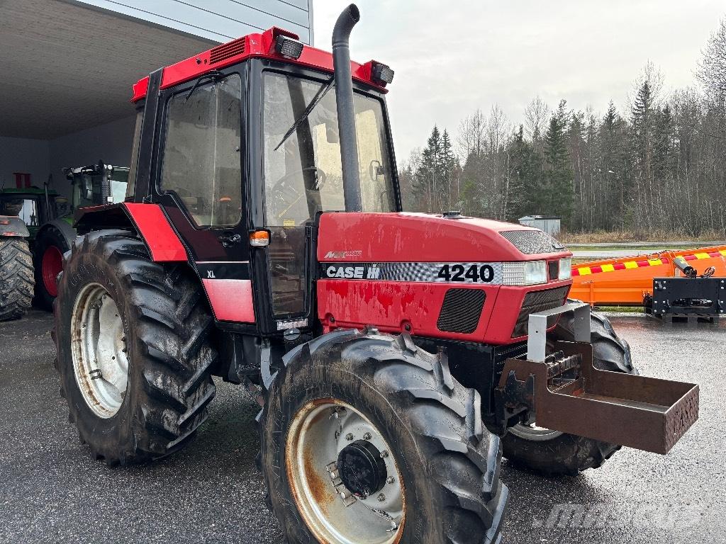 Case IH 4240-4 XL Traktoriai