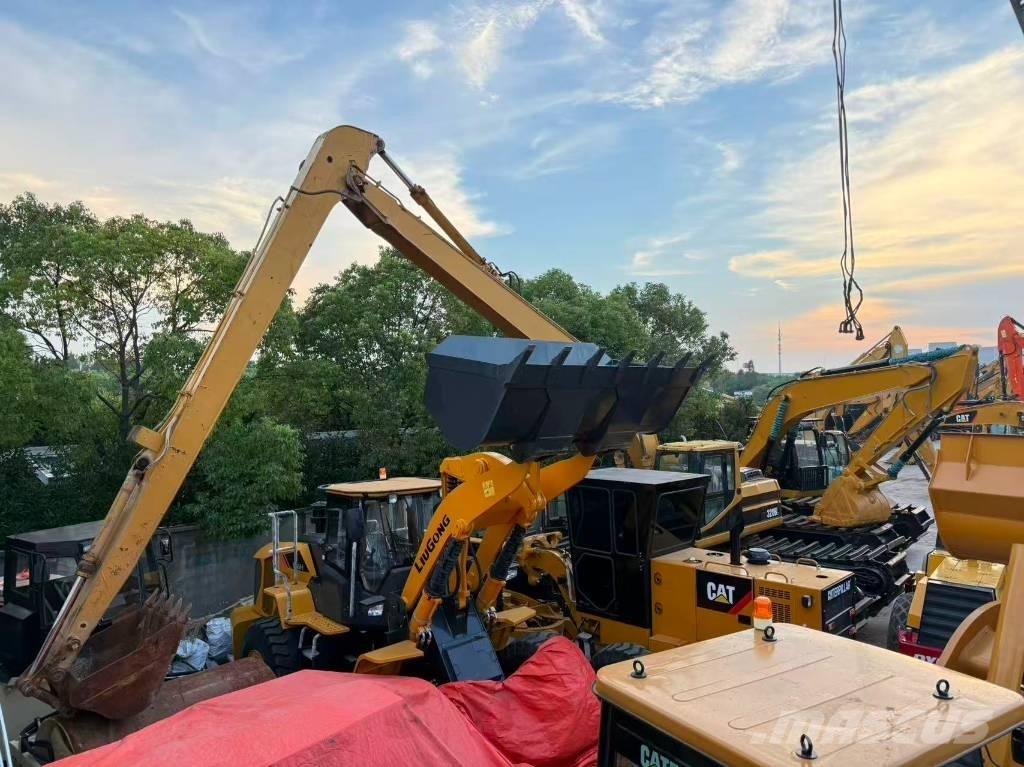 CAT 320 B L Vikšriniai ekskavatoriai