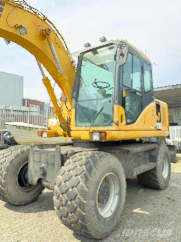 Komatsu PW 130-7K Ratiniai ekskavatoriai