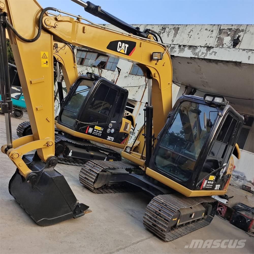 CAT 307 D Vidutinės galios ekskavatoriai 7-12 t