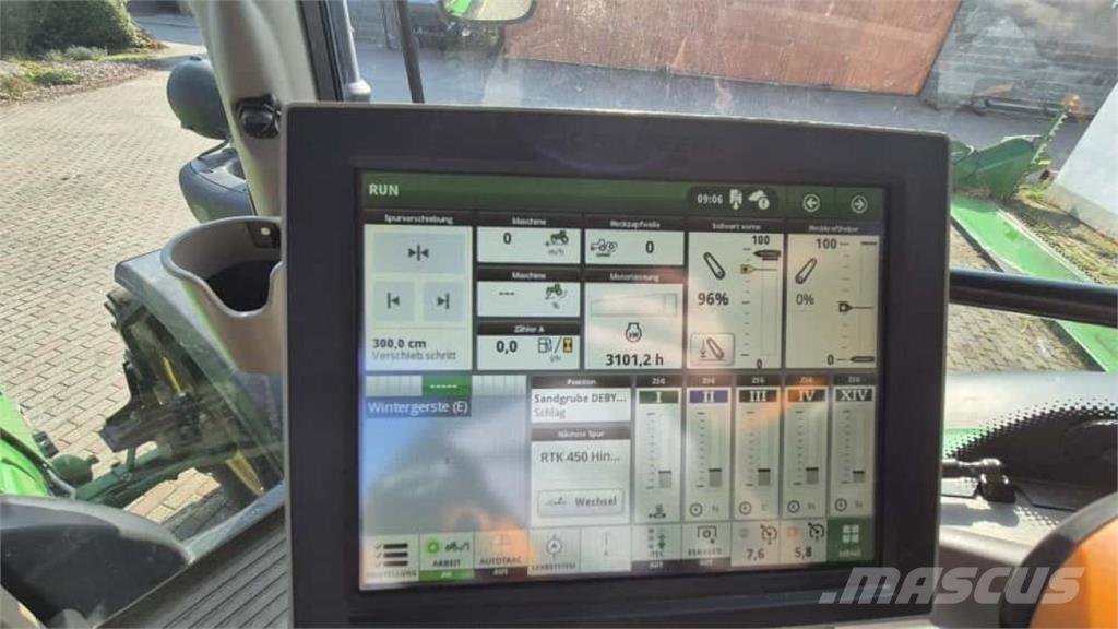 John Deere 6130R Traktoriai