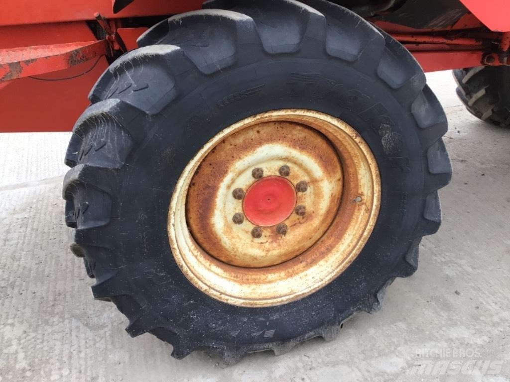 Bateman RB25 SPRAYER Savaeigiai purkštuvai