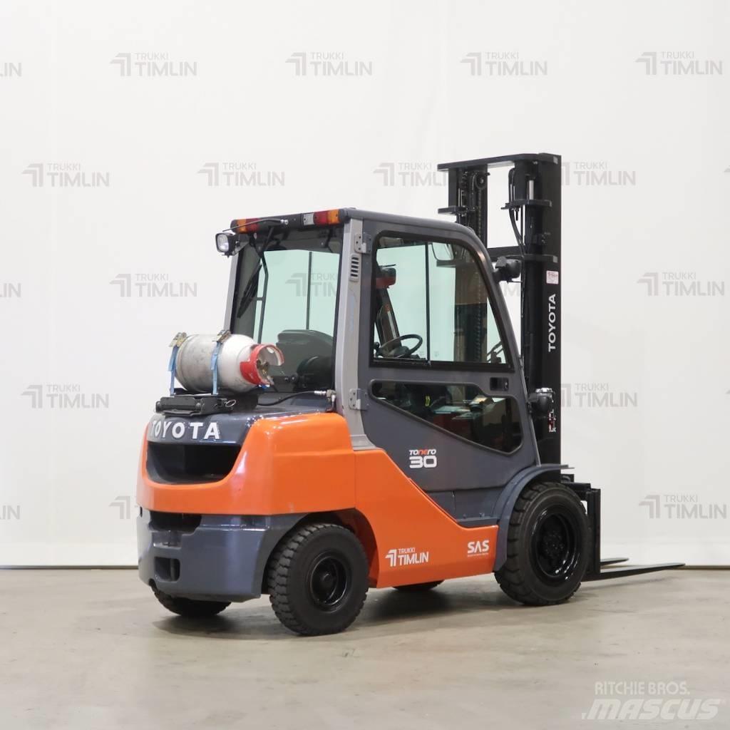 Toyota 02-8FGF30 LPG (dujiniai) krautuvai
