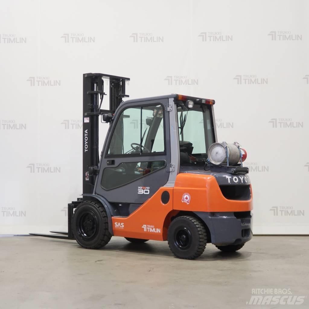 Toyota 02-8FGF30 LPG (dujiniai) krautuvai