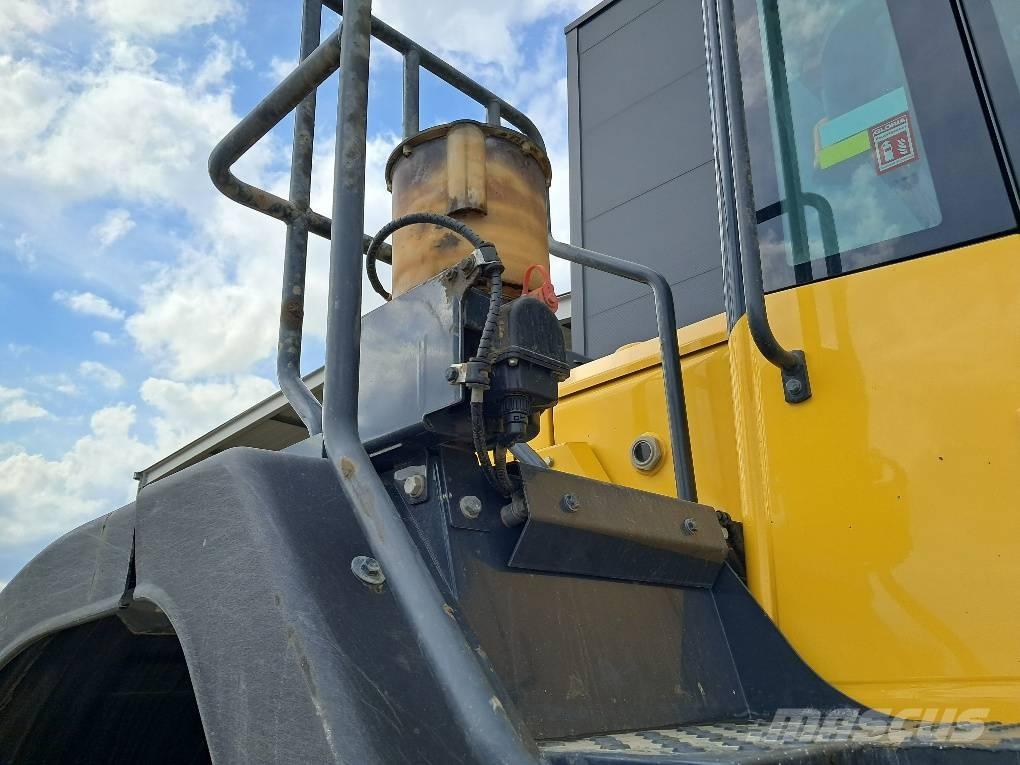 Komatsu WA480-8 Naudoti ratiniai krautuvai