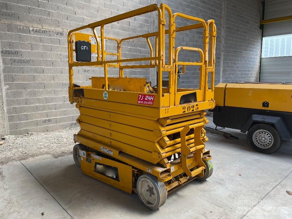 JLG 3246 ** A REPARER** Žirkliniai keltuvai