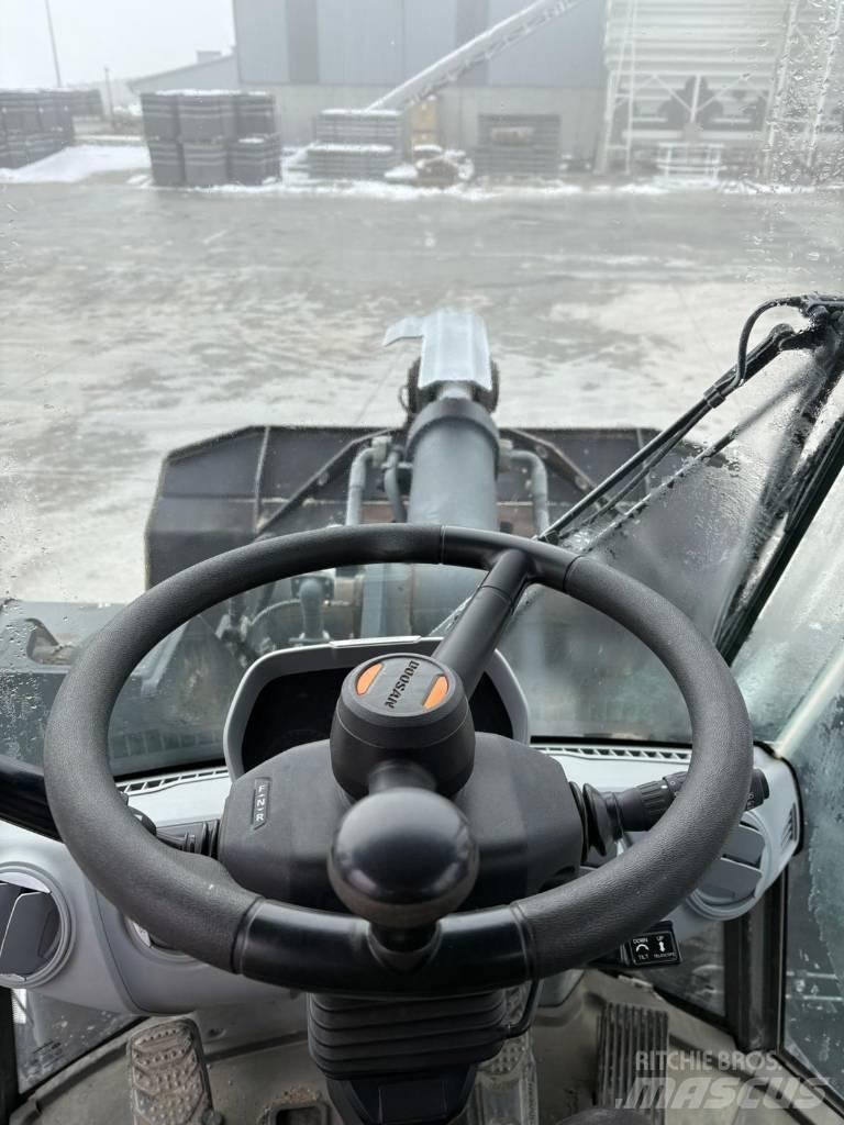 Doosan DL 320-7 Naudoti ratiniai krautuvai