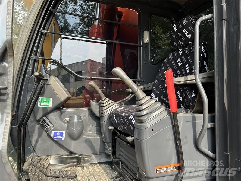 Hitachi 200 Ratiniai ekskavatoriai