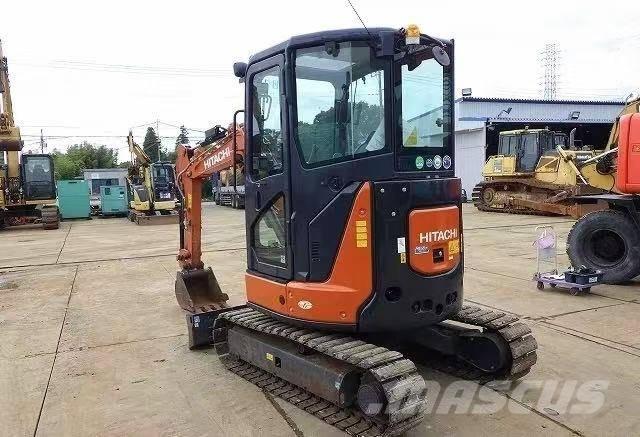 Hitachi 30 Vikšriniai ekskavatoriai