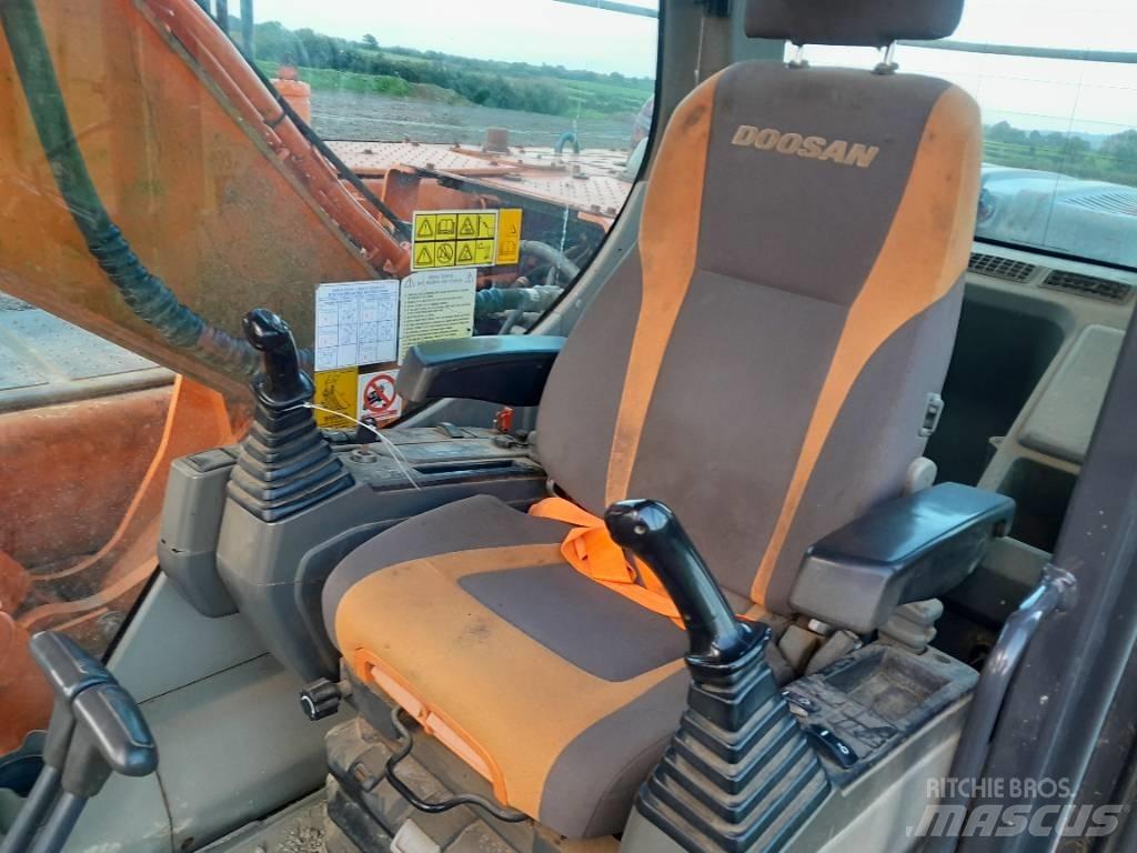 Doosan DX 225 Vikšriniai ekskavatoriai