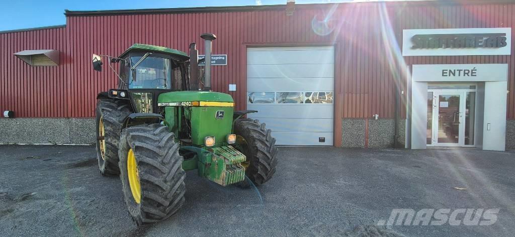 John Deere 4240 S Traktoriai