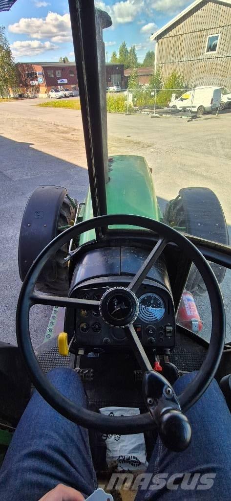 John Deere 4240 S Traktoriai