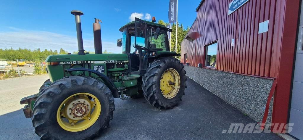 John Deere 4240 S Traktoriai