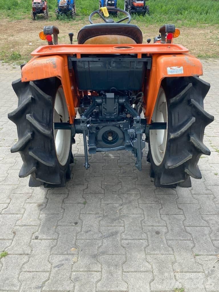 Kubota B1702-M Naudoti kompaktiški traktoriai