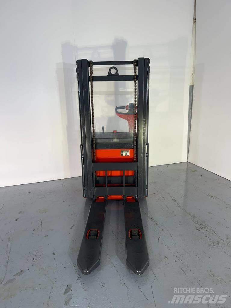 Linde L12 Savaeigiai rietuvai