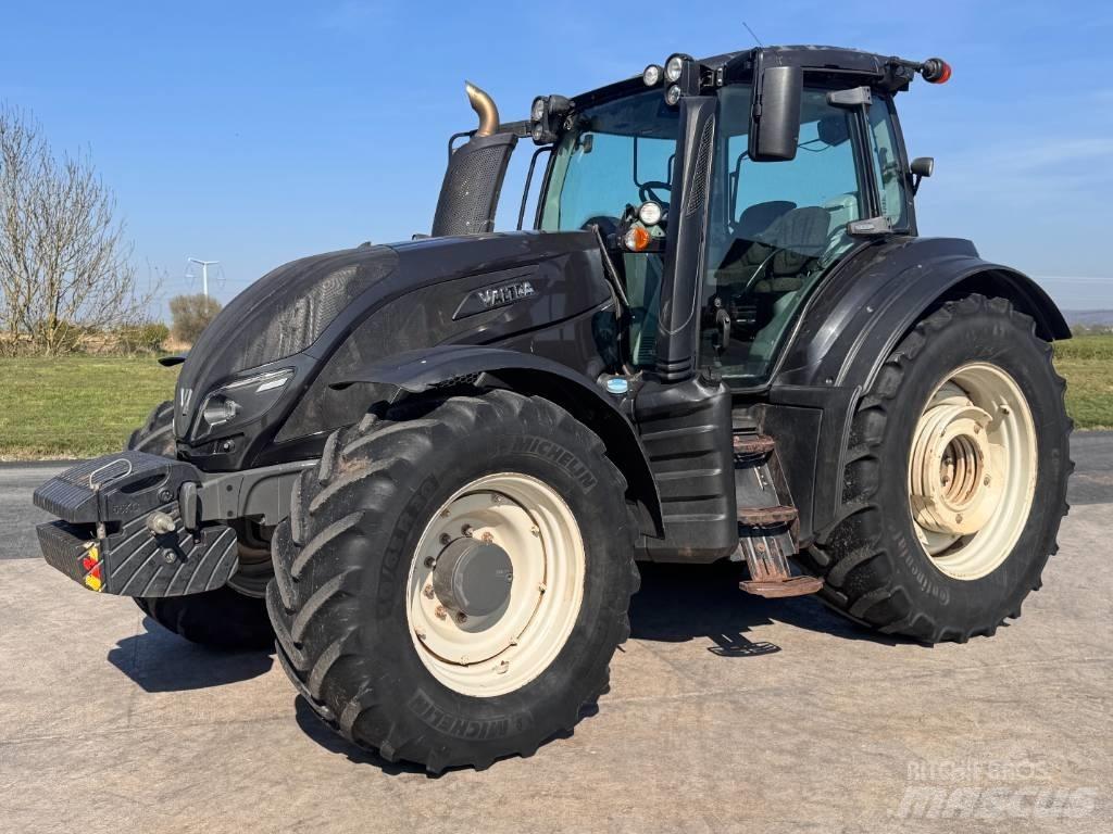 Valtra T 174 Traktoriai