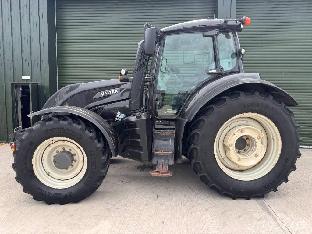 Valtra T 174 Traktoriai