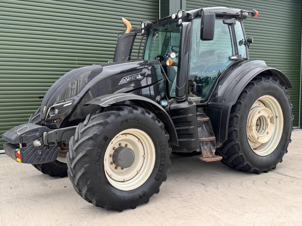 Valtra T 174 Traktoriai