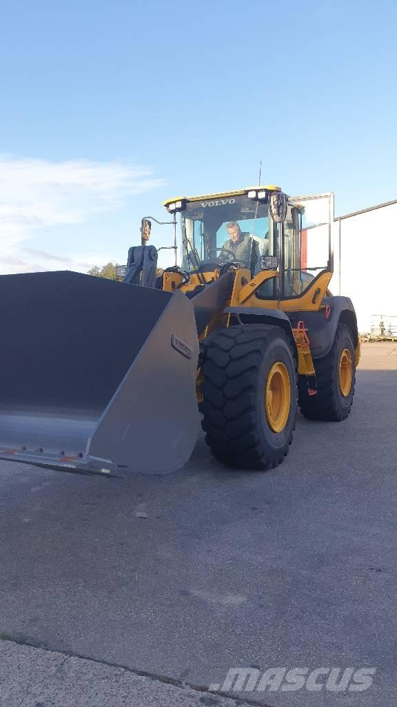 Volvo L 120 H Naudoti ratiniai krautuvai
