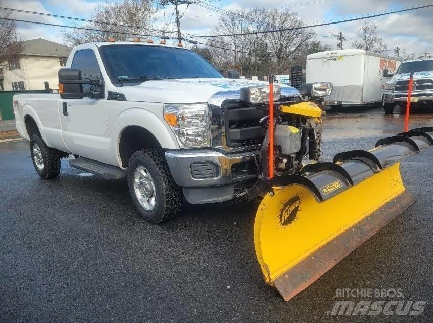 Ford F 250 FX4 Sniego peiliai ir valytuvai