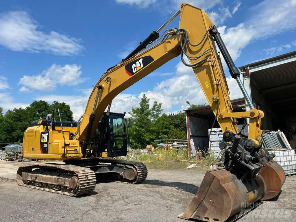 CAT 326 F L Vikšriniai ekskavatoriai
