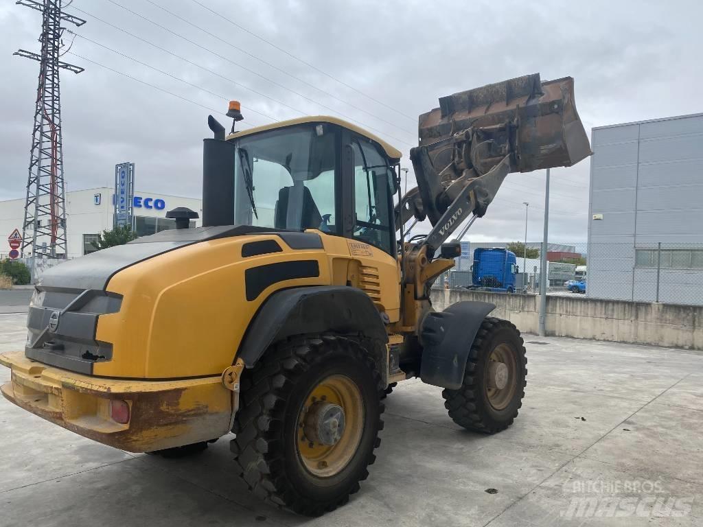Volvo L45F Naudoti ratiniai krautuvai