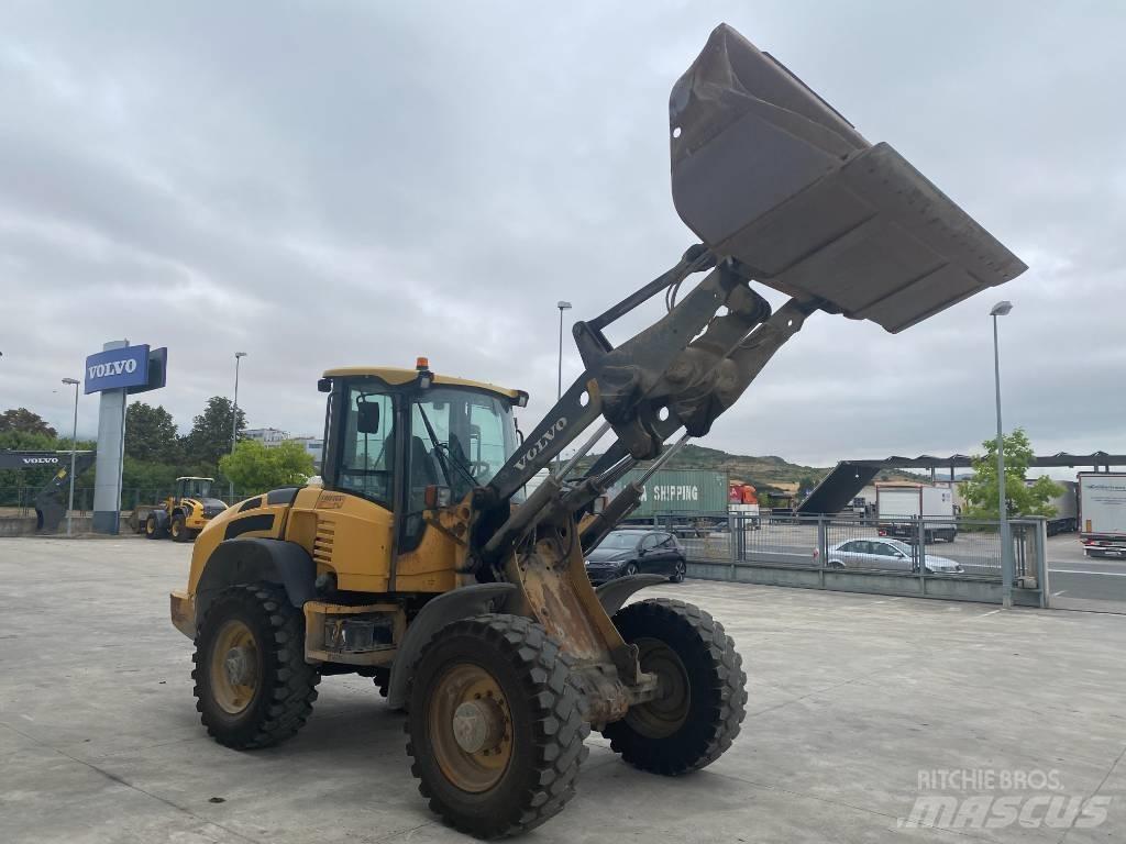 Volvo L45F Naudoti ratiniai krautuvai